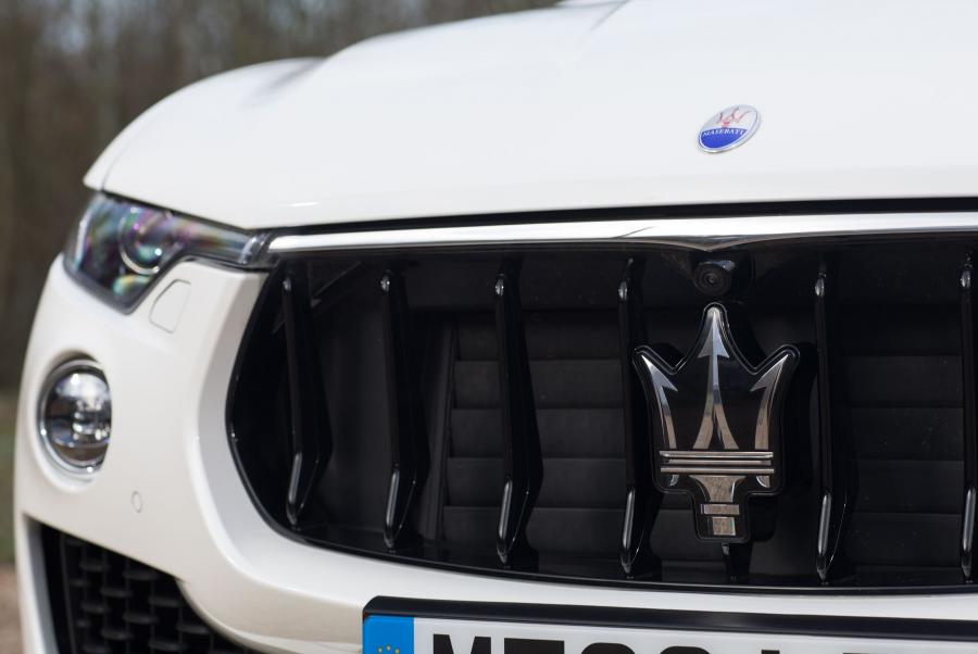 Детали экстерьера Maserati Levante S Q4 GranSport 2017 года  (UK) (фото 3 из 8)